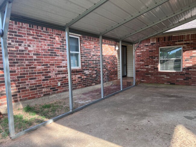Building Photo - 14456 NE 4th St