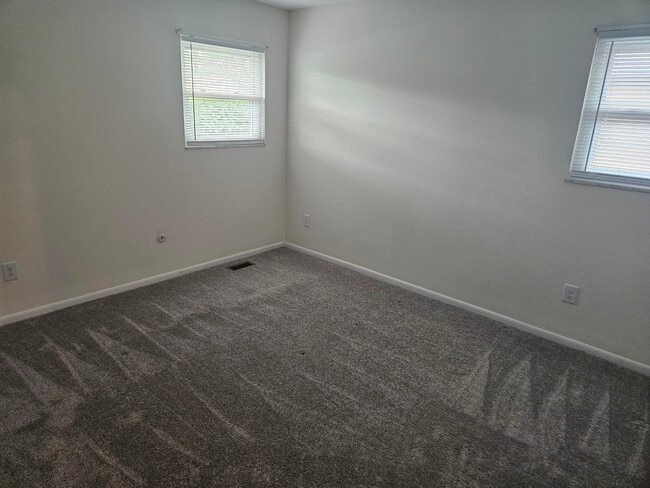 Building Photo - 860 Sussex Pl
