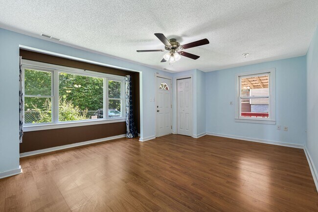 Foto del edificio - 513 Hiawassee Ave