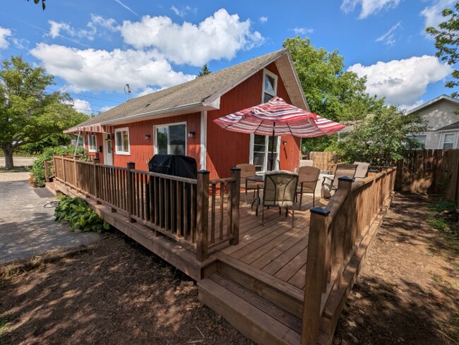 Foto del edificio - 605 Vincent Rd