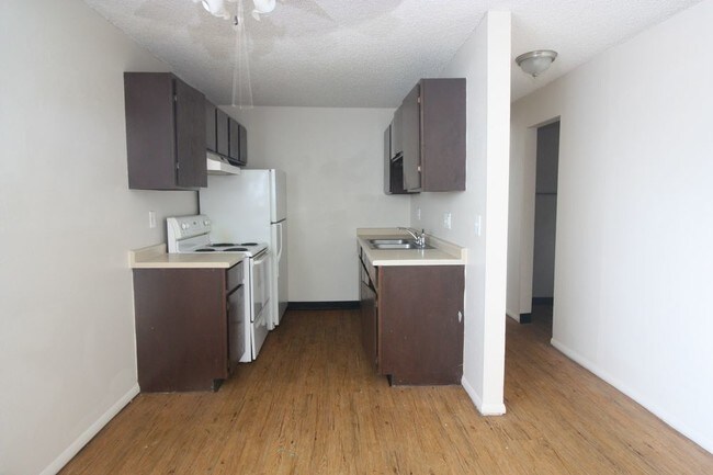 Foto del edificio - 5875 Poplar St