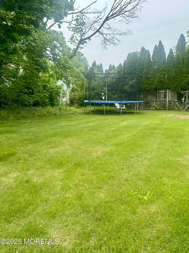 Building Photo - 988 Woodgate Ave
