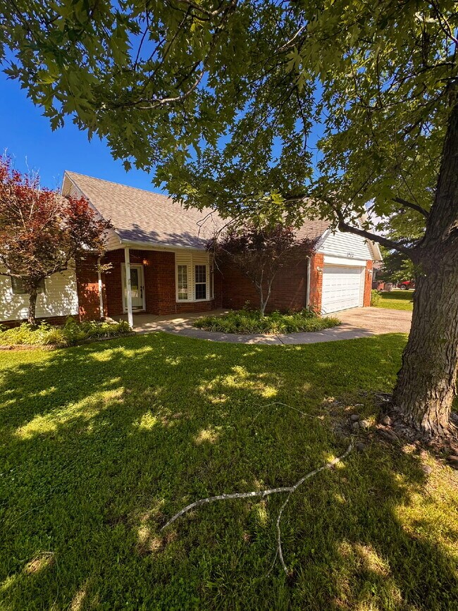 Foto del edificio - 3802 SW Maple Rd