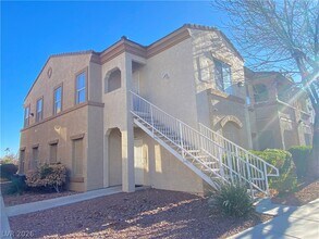 Building Photo - 3400 Cabana Dr