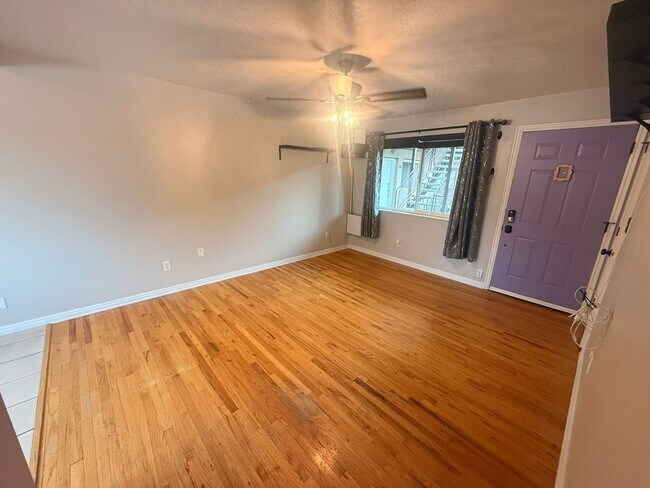 Building Photo - 301 E 2700 S