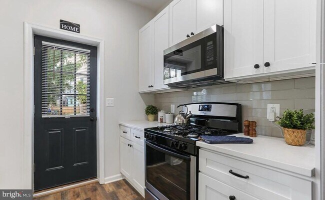 Foto del edificio - 2408 Liberty Heights Ave
