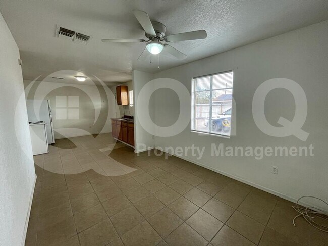 Foto del edificio - 3365 N Stone Ave