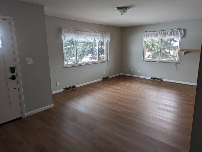 Foto del edificio - 1633 Smith Pl