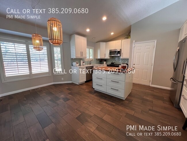 Foto del edificio - Beautiful home for families! Wood floors |...