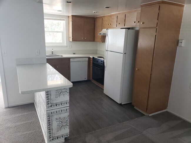 Kitchen - 14225 Lora Dr