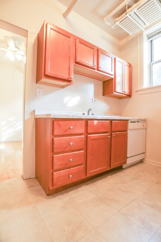 Foto del edificio - 1200 W Waveland Ave