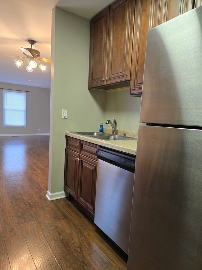 Building Photo - 310 Russet Way