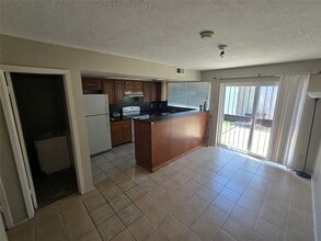 Building Photo - 7045 Chasewood Dr