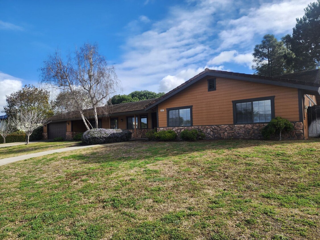 Primary Photo - Spacious Grover Beach Home