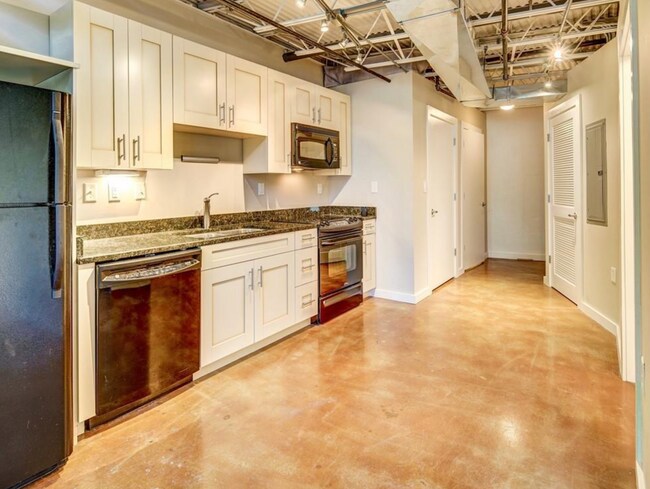 Photo - 415 St Pauls Blvd Townhome