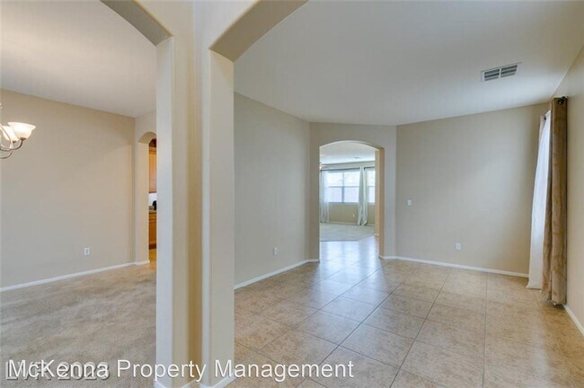 Building Photo - 4 br, 3 bath House - 10263 Kadumba St.