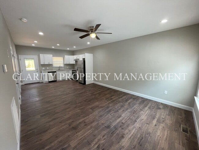 Foto del edificio - Two bedroom townhome in great, central location!