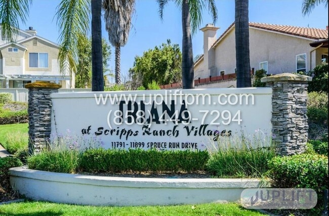 Building Photo - 3 Bed, 2.5 bath Condo w/ Central HVAC, Lau...