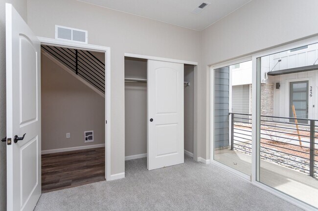 Foto del edificio - Sophisticated Living: Stunning 3-Bedroom T...