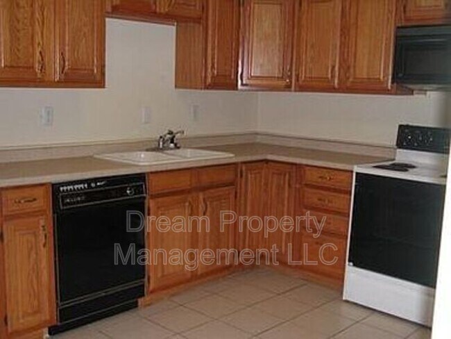 Building Photo - 2424 N Delaware St