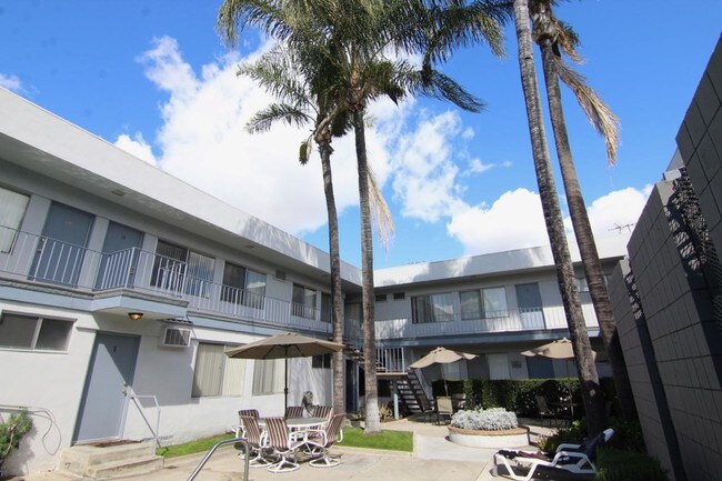 Building Photo - 1 bedroom in Van Nuys CA 91405