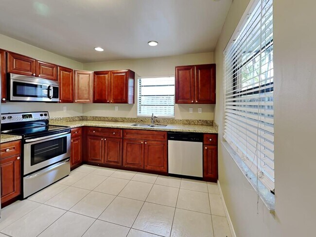 Building Photo - 1389 SW 151st Ave