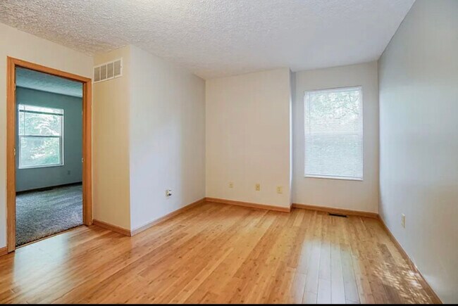 Foto del edificio - 2680 Northwold Rd