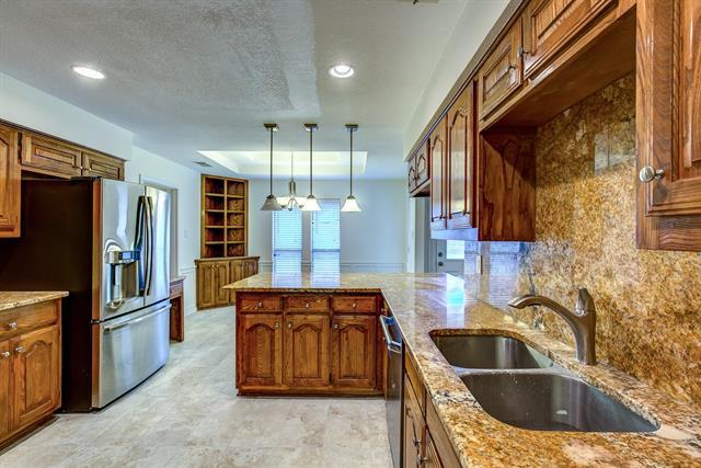 Foto del edificio - 6612 Crestland Ave