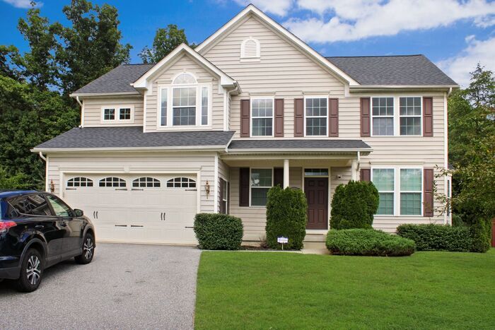Foto principal - Spectacular 3-Level SFH on Cul-De-Sac in B...