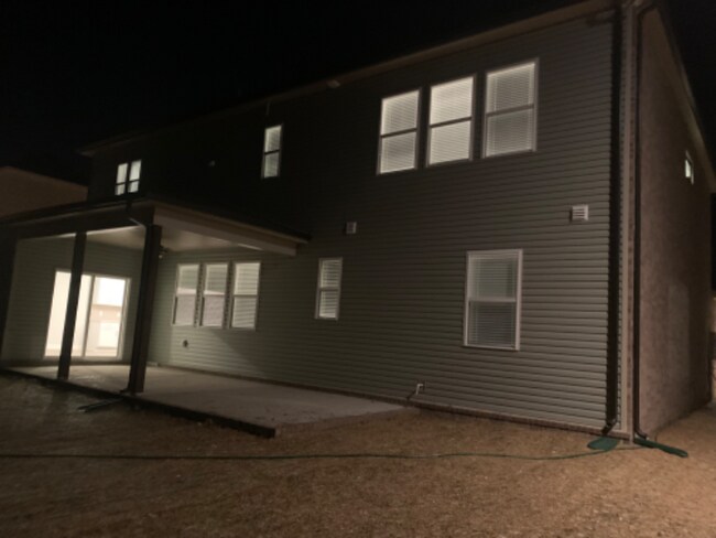 Building Photo - 906 Carnation Dr