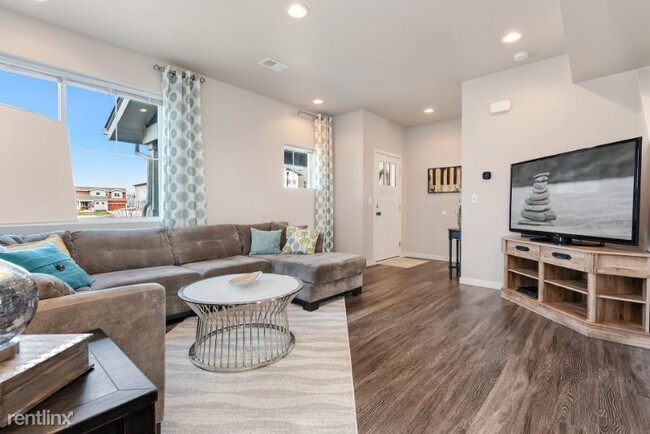 Foto del edificio - 4 br, 2.5 bath House - 2127 Saison St