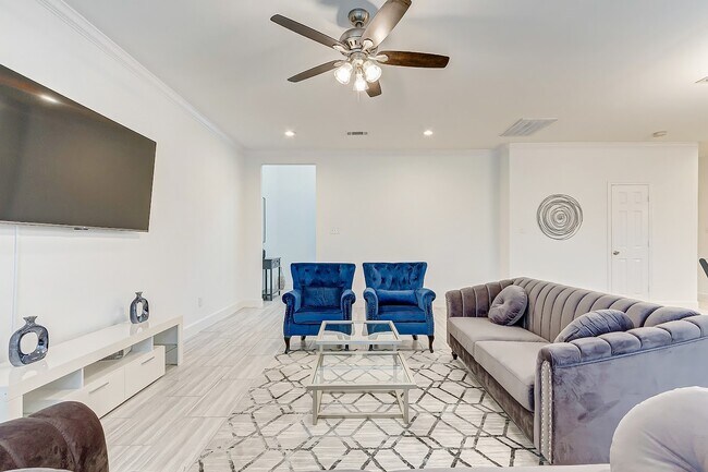 Foto del edificio - 14510 Sanour Dr