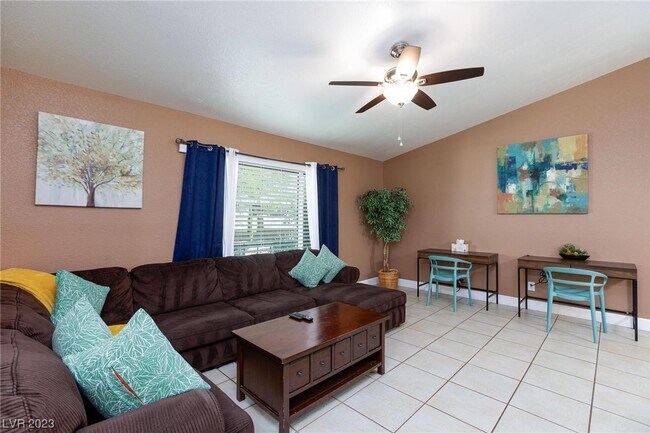 Foto del edificio - 628 Greenway Rd