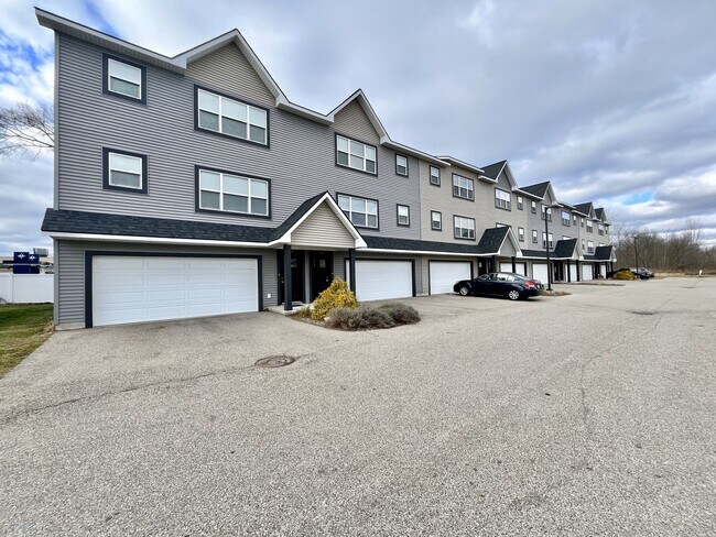Foto del edificio - Riverstone Townhomes