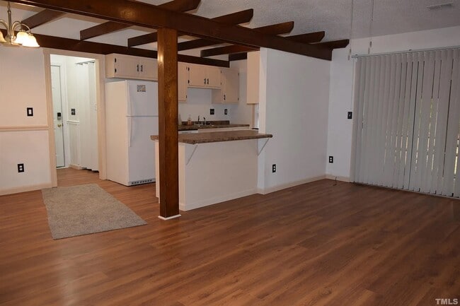 Building Photo - 8 Druid Pl
