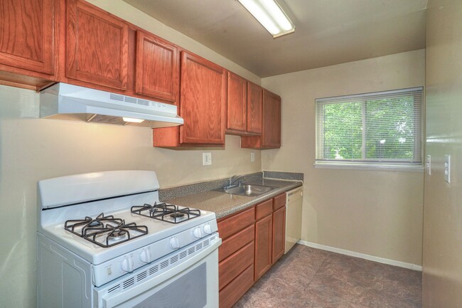 Kitchen-Classic - Barclay Square Apartments