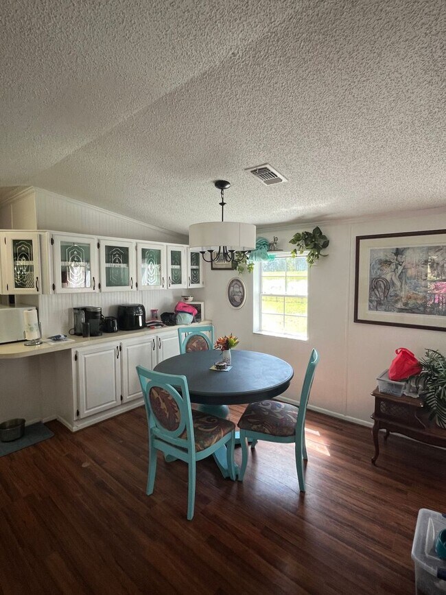 Building Photo - 3/2 Furnished home 13 mins from WEC