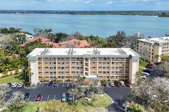 Foto del edificio - 8625 Midnight Pass Rd