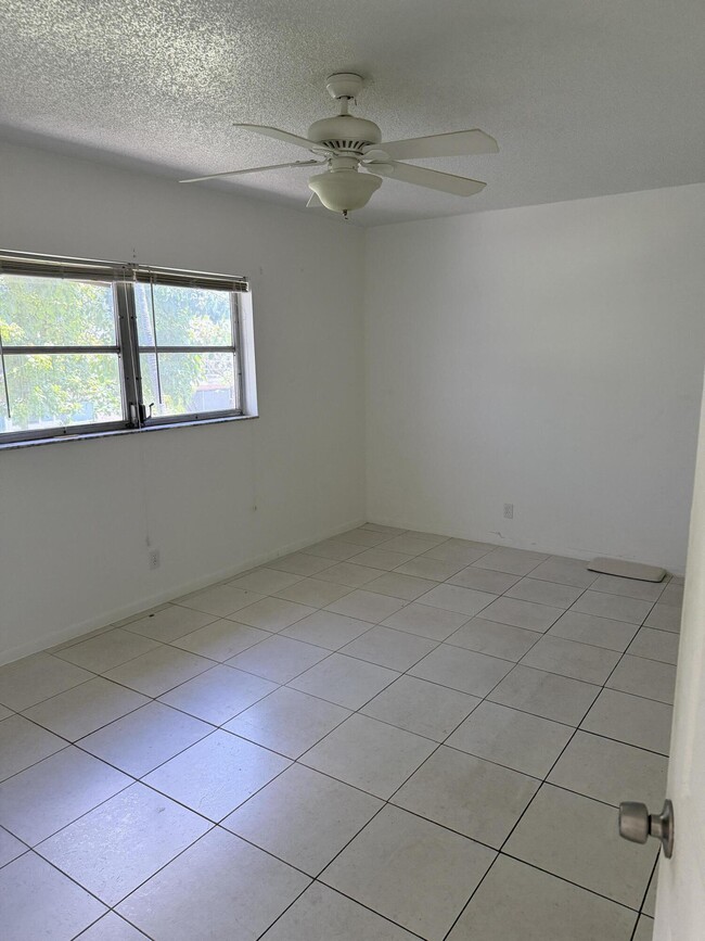 Foto del edificio - 7205 W Atlantic Blvd