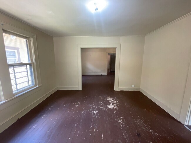 Building Photo - Two Bedroom Home