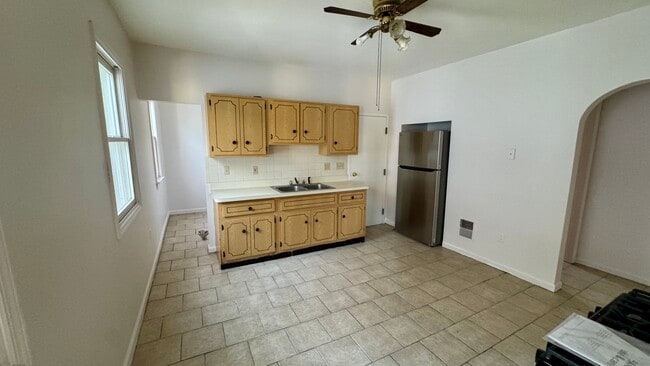 Building Photo - 103 Garfield Ave