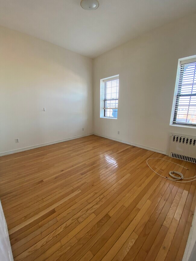 890 W Beech St Unit 2F, Long Beach, NY 11561 890 W Beech St Long