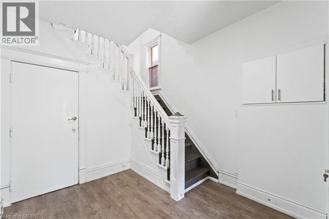 Building Photo - 110 Myrtle Ave