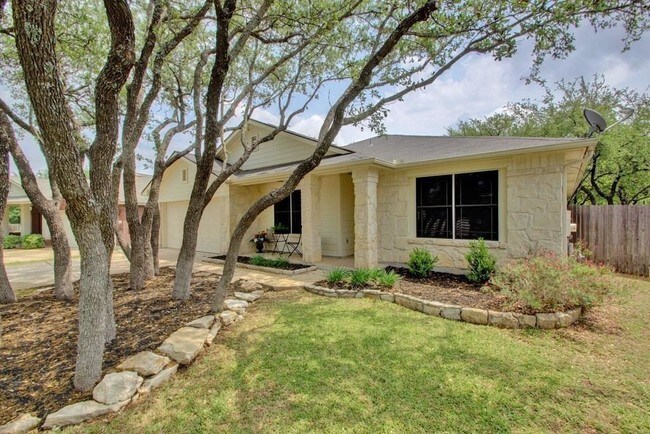 Building Photo - 1111 Fossil Cove