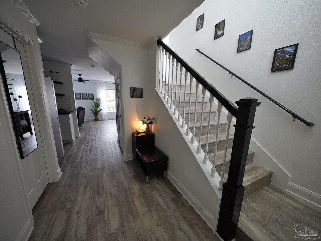 Foto principal - 707 Majestic Dr