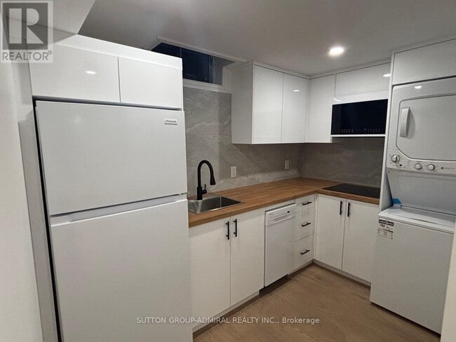Building Photo - 16 Glenbury Dr