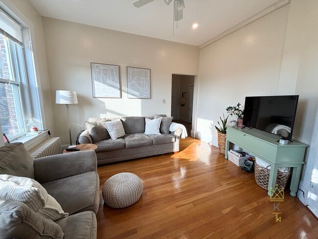 Foto del edificio - 1477 Beacon St