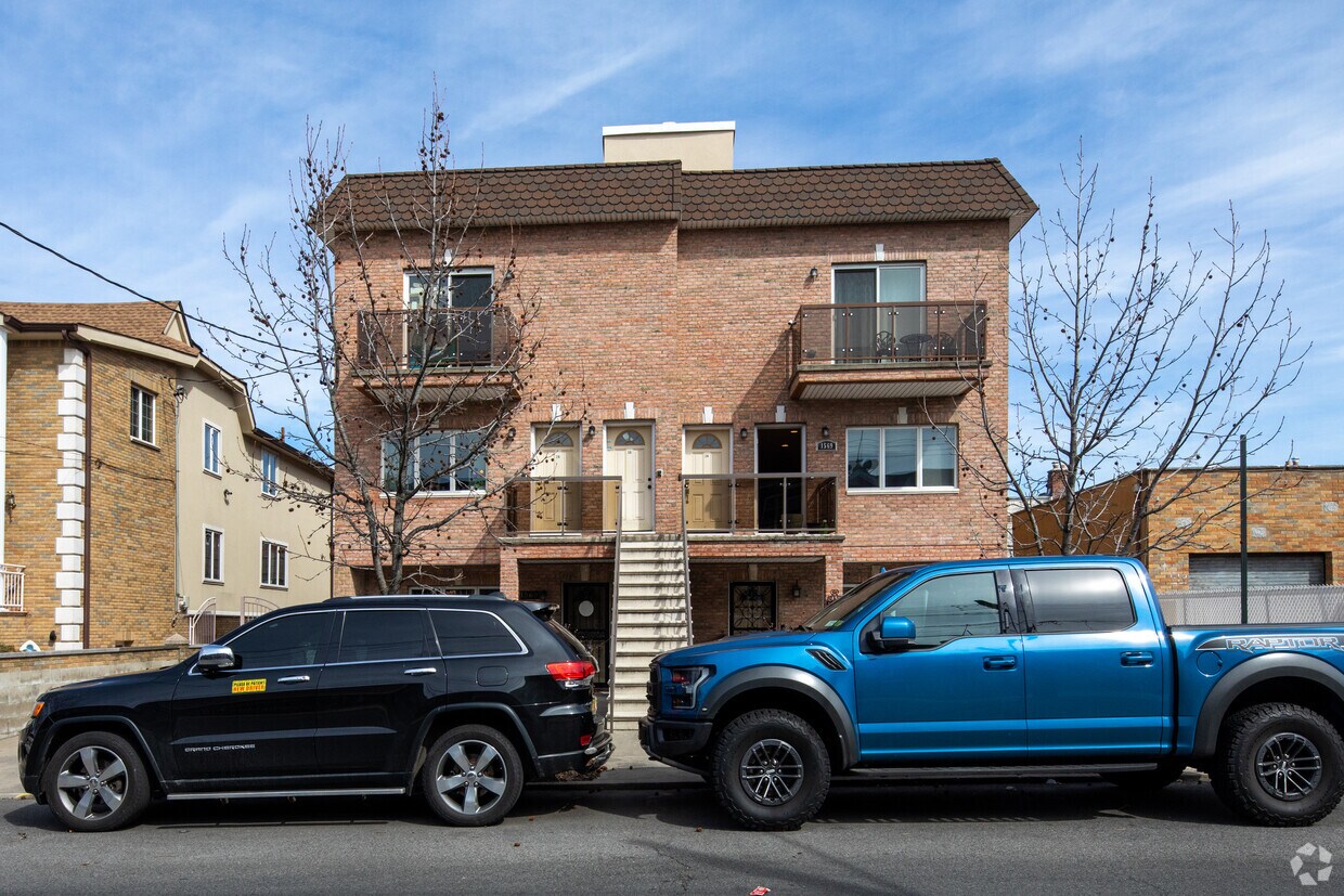 Building Photo - 1569 84th St