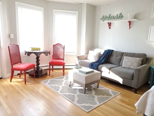 Building Photo - 792 Grove St