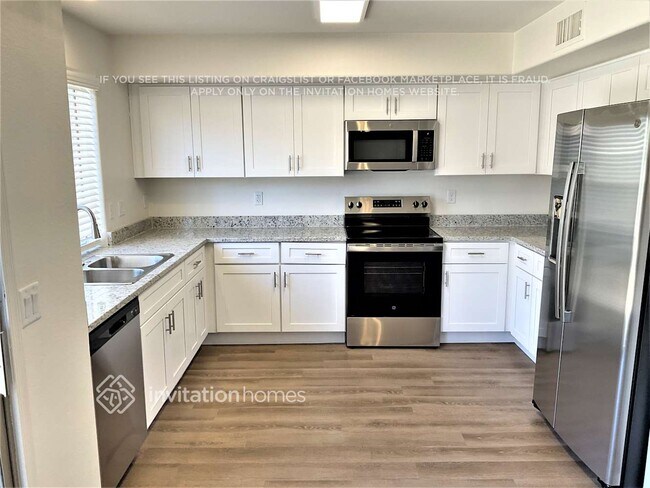 Building Photo - 9312 E Plata Ave